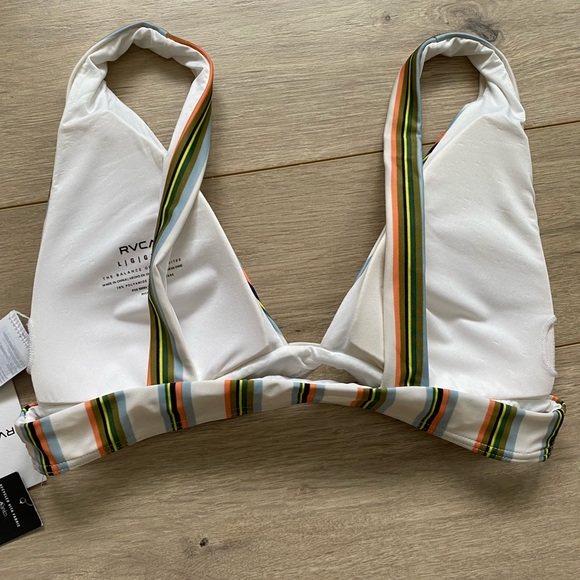 Striped bikini - Picture 2 of 4